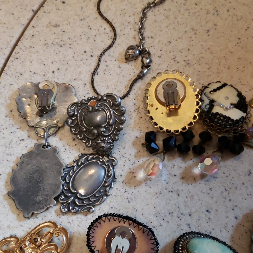 Vintage earrings bundle cameo steampunk western - Picture 3 of 8